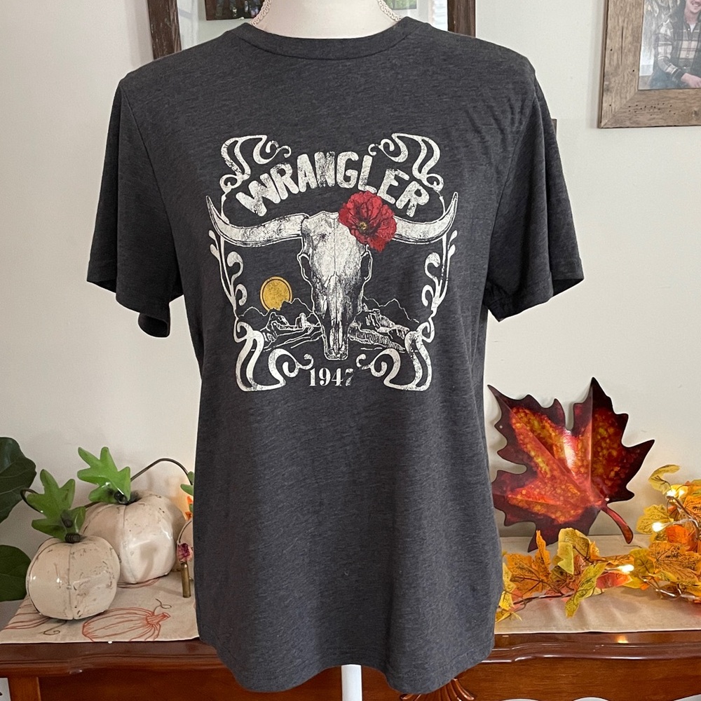 Wrangler Women’s Charcoal Bull Graphic Tee